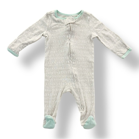 cloud island | Bundle of Footie Sleepers (0-3 mos) ☁️ - Picture 3 of 4